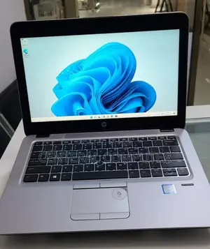 Photo - New Laptop HP EliteBook 820 G4 8GB Intel Core I7 SSD 512GB