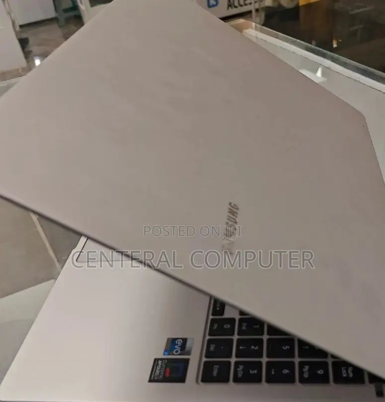 New Samsung Galaxy Book3 360 15 NP750QFG 16GB Intel Core I7 SSD 512GB