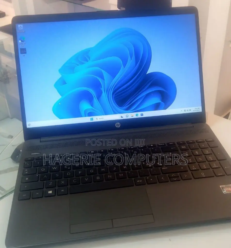 New Laptop HP 250 G8 8GB AMD Ryzen 5 SSD 512GB