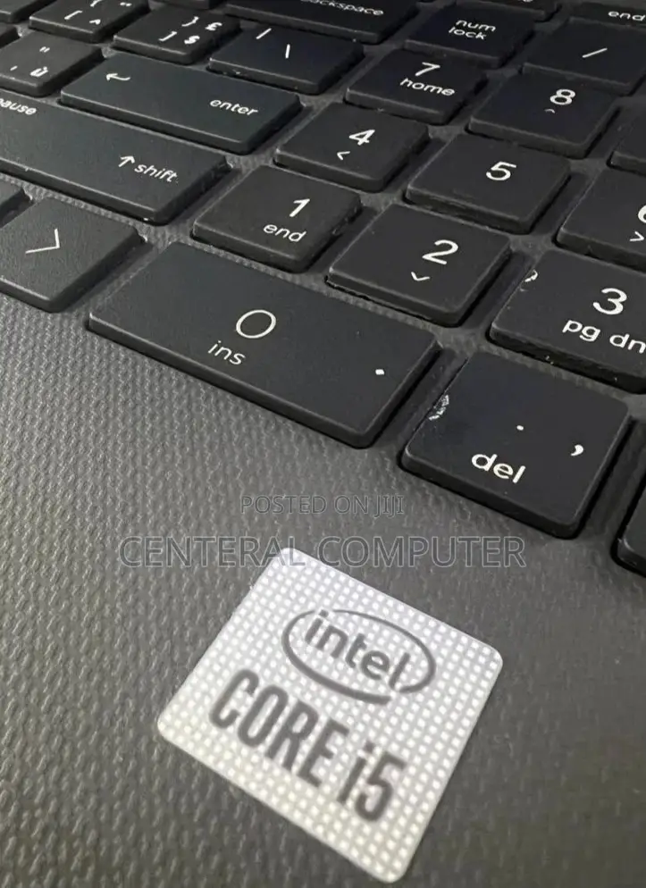 New Laptop HP 15-Dw3031 8GB Intel Core I5 SSD 256GB
