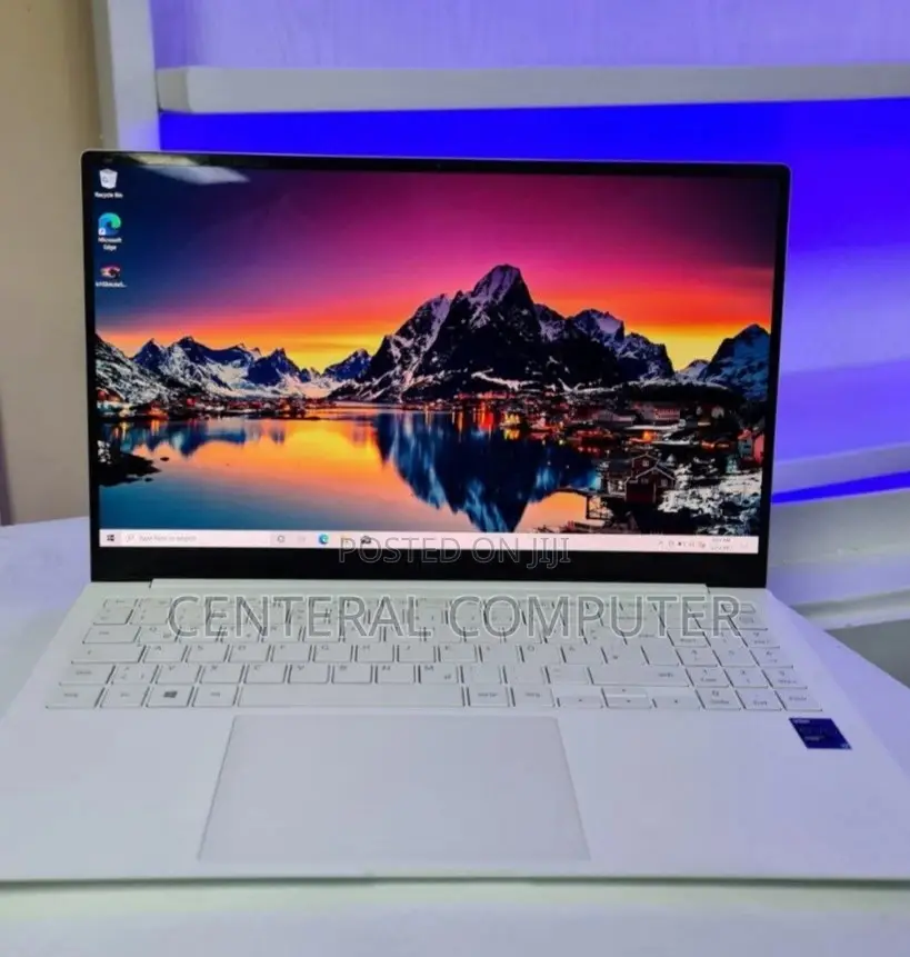 New Laptop Samsung Galaxy Book 2 16GB Intel Core I7 SSD 512GB