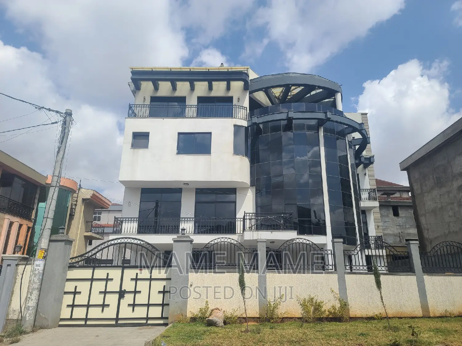 12bdrm House in Addis Abeba, Bole for rent