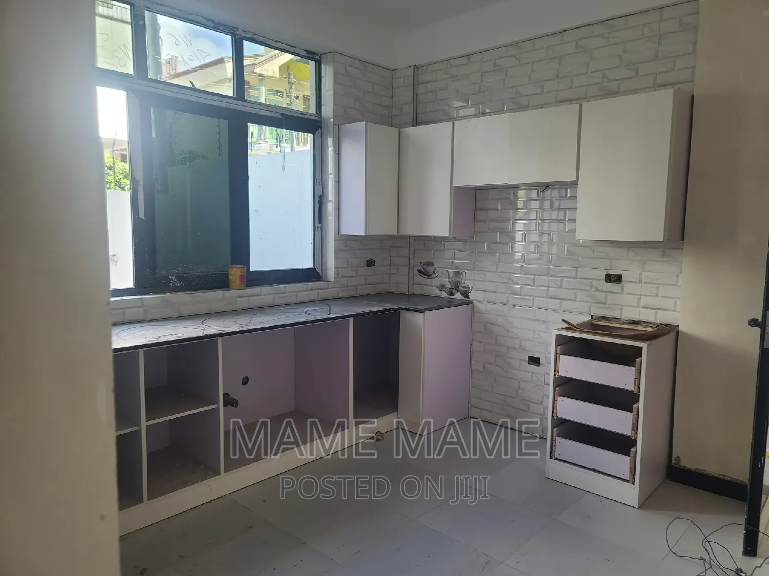 9bdrm House in Addis Abeba, Bole for sale