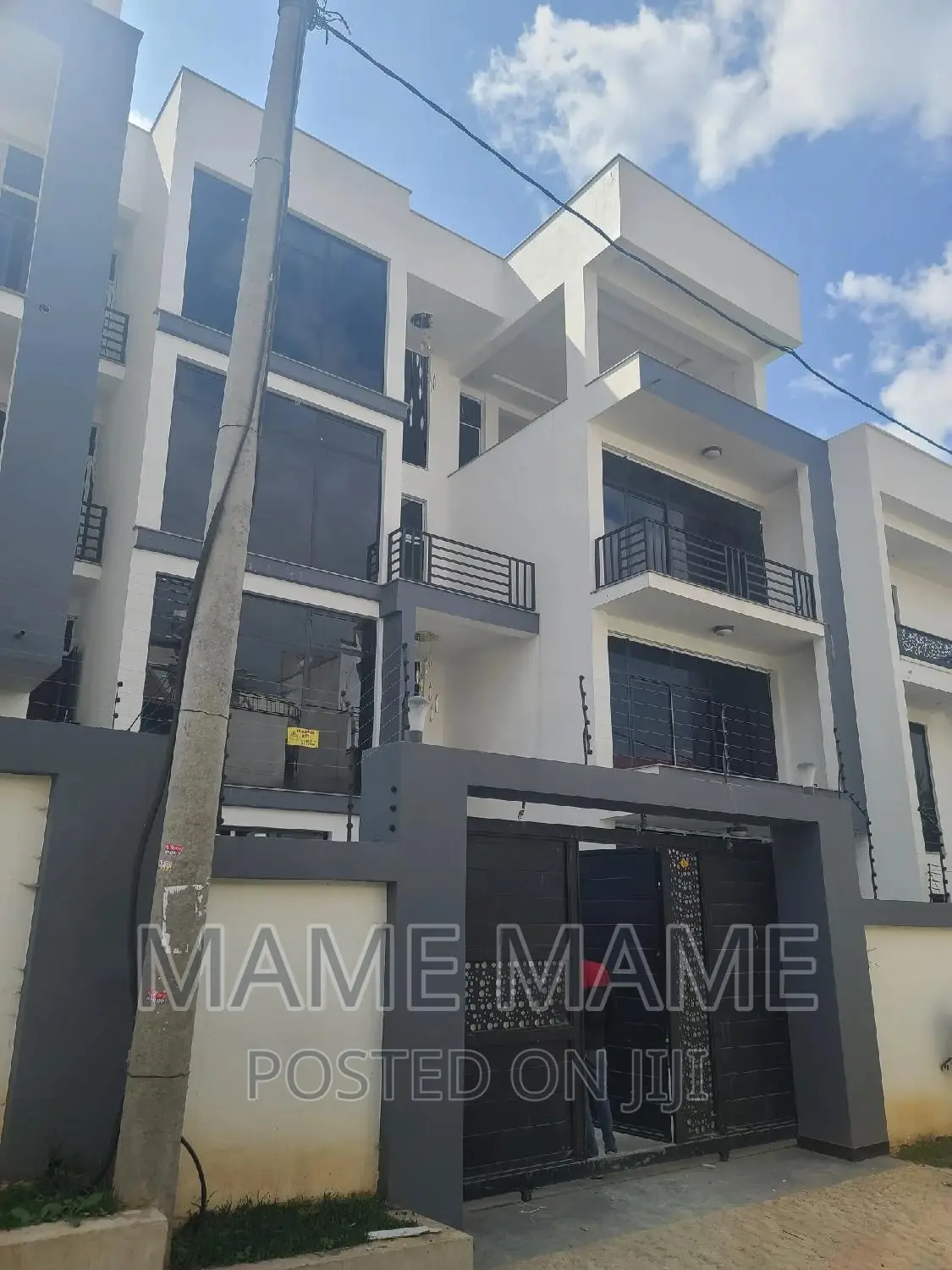 9bdrm House in Addis Abeba, Bole for sale