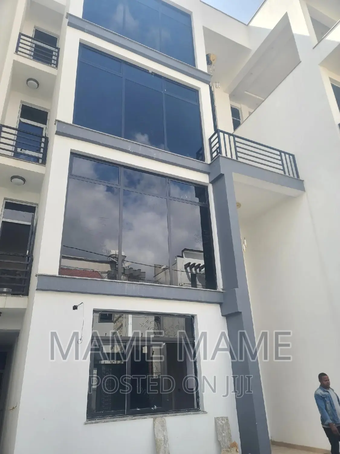 9bdrm House in Addis Abeba, Bole for sale