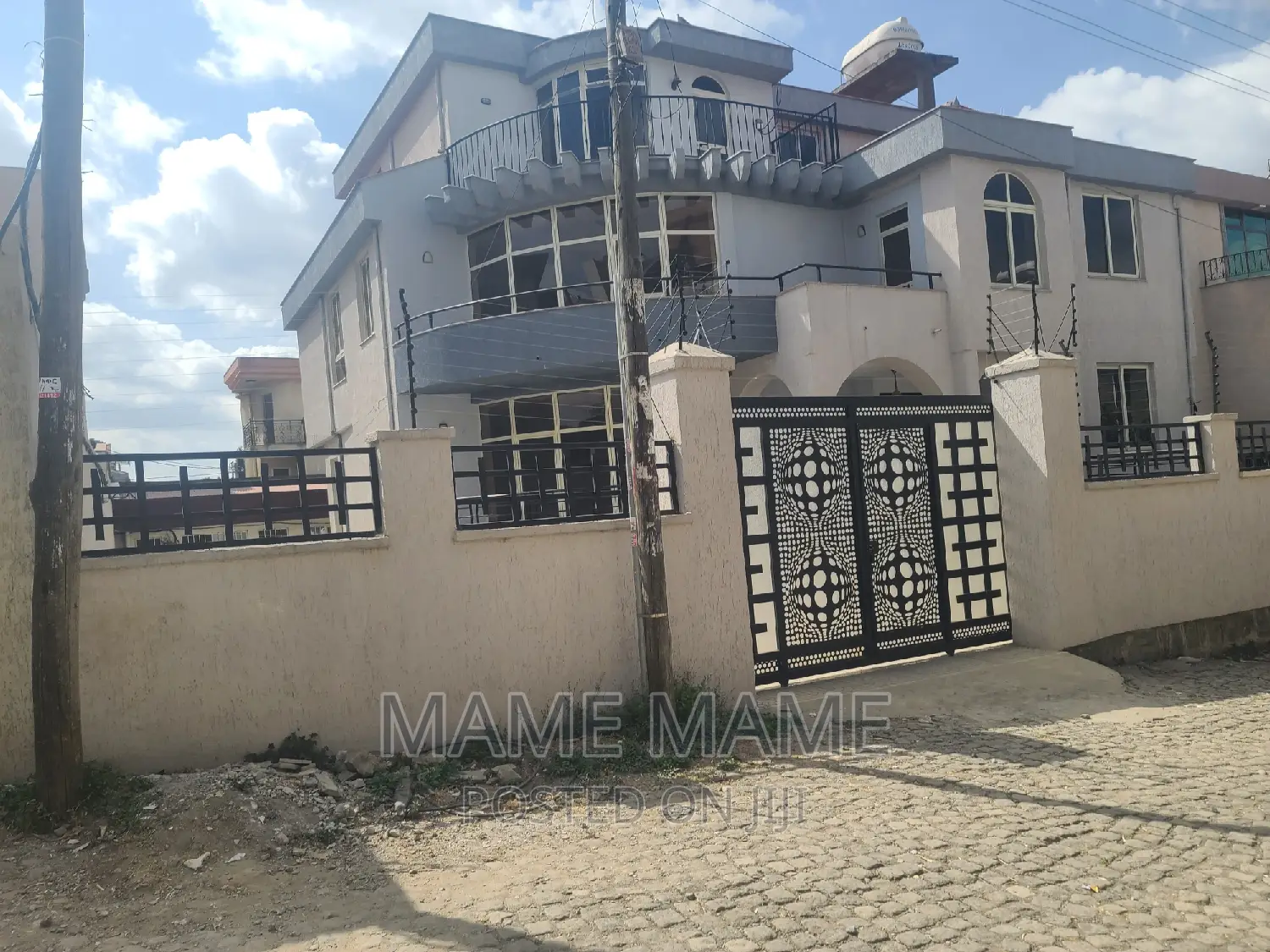 11bdrm House in Addis Abeba, Bole for rent