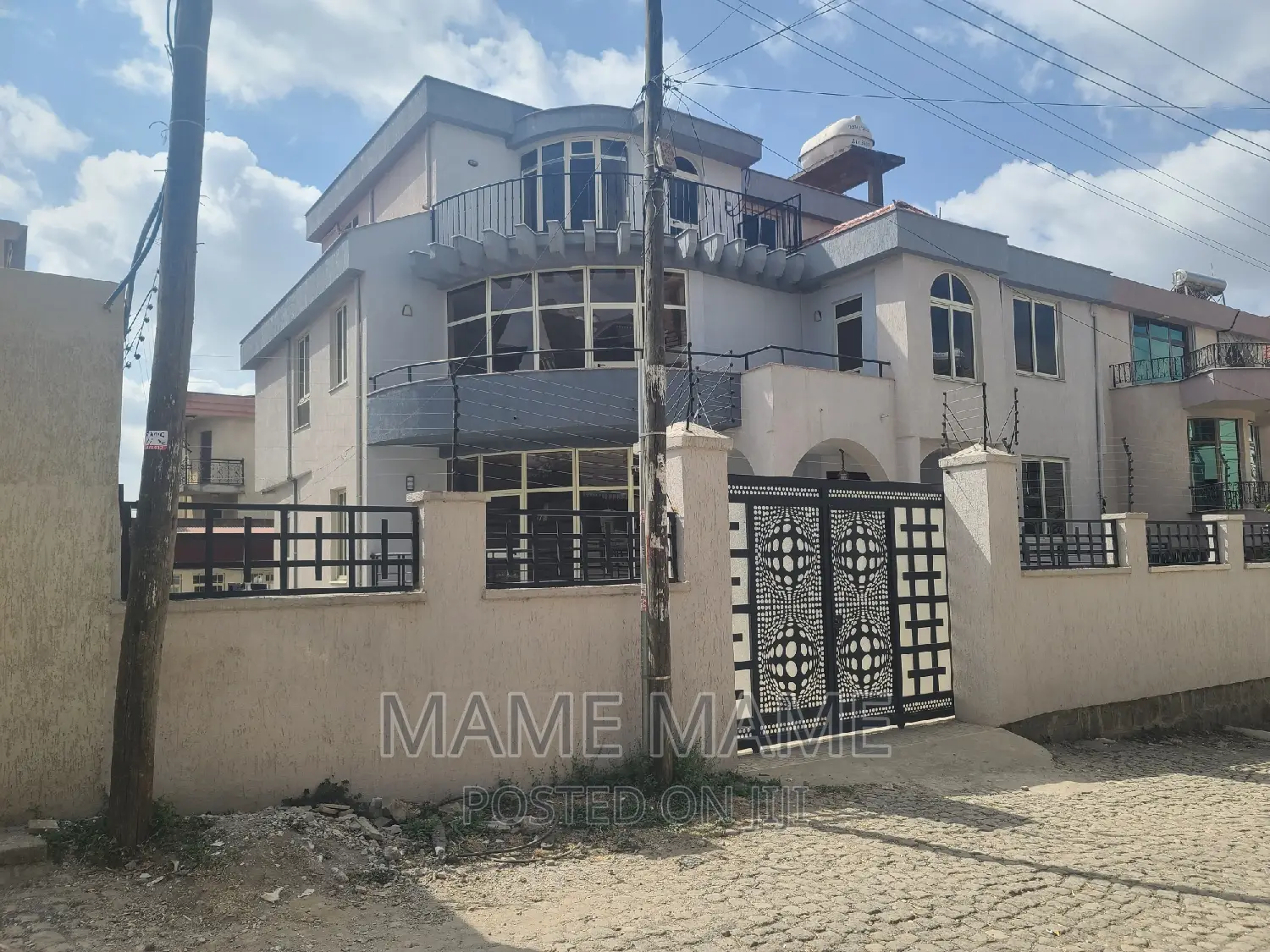 11bdrm House in Addis Abeba, Bole for rent