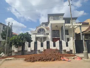 9bdrm House in Addis Abeba, Bole for sale