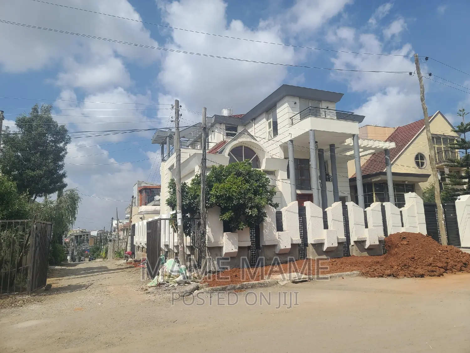 9bdrm House in Addis Abeba, Bole for sale