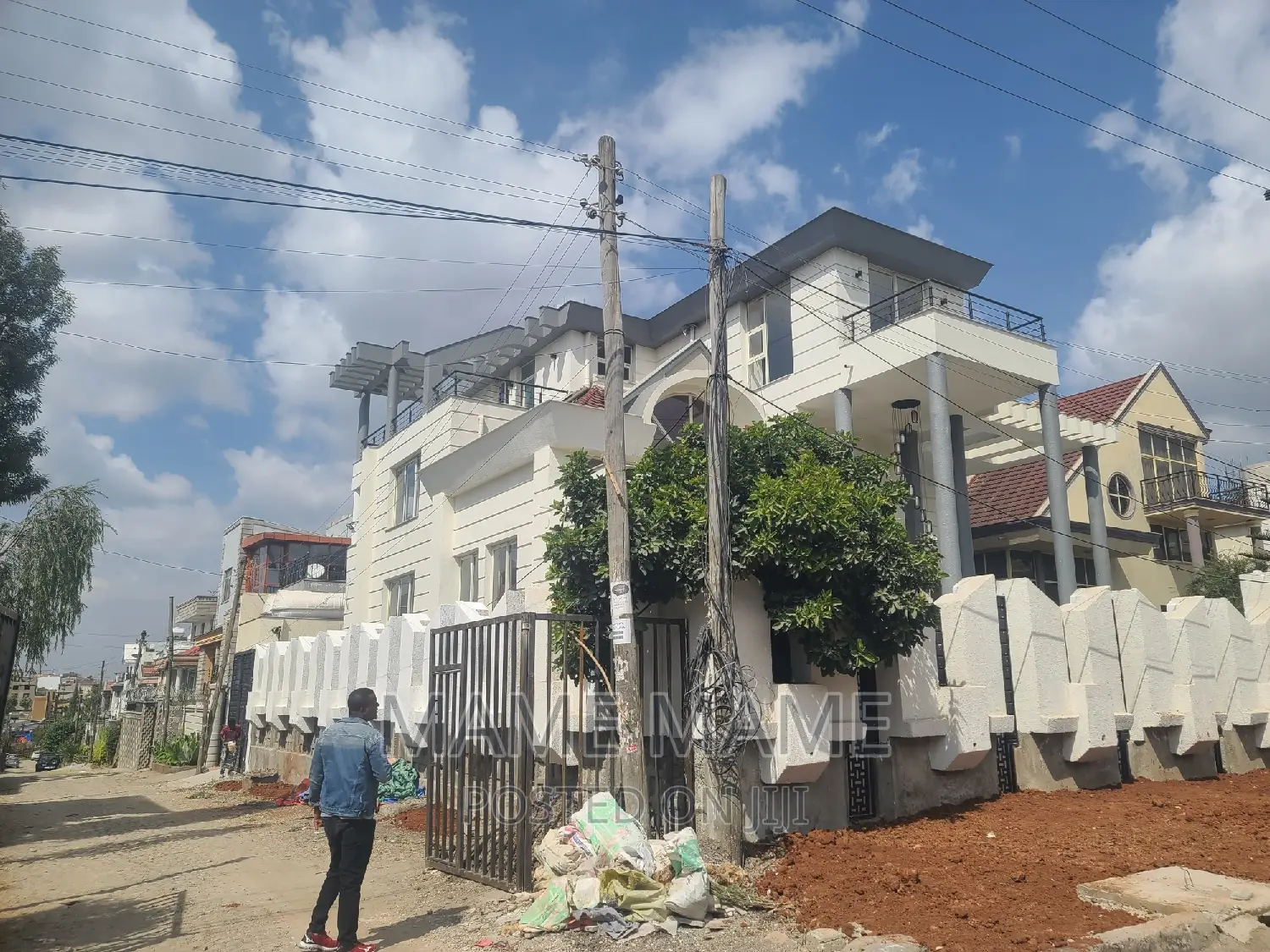 9bdrm House in Addis Abeba, Bole for sale