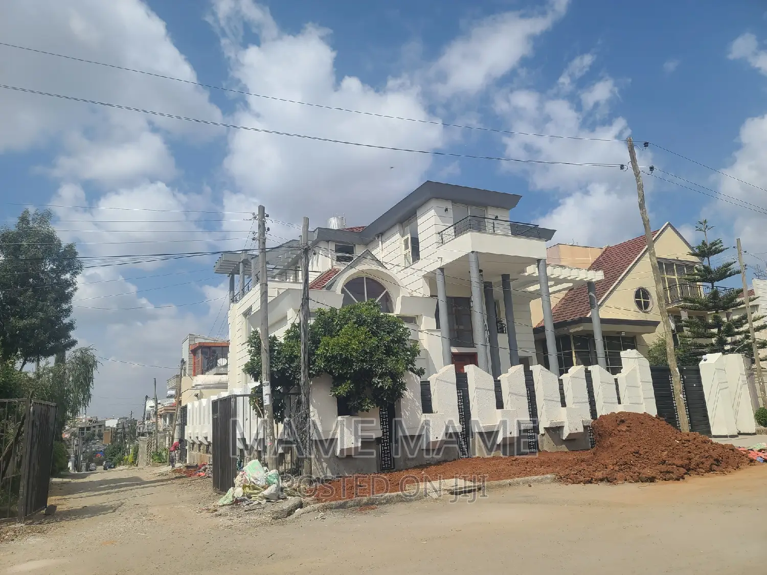 9bdrm House in Addis Abeba, Bole for sale