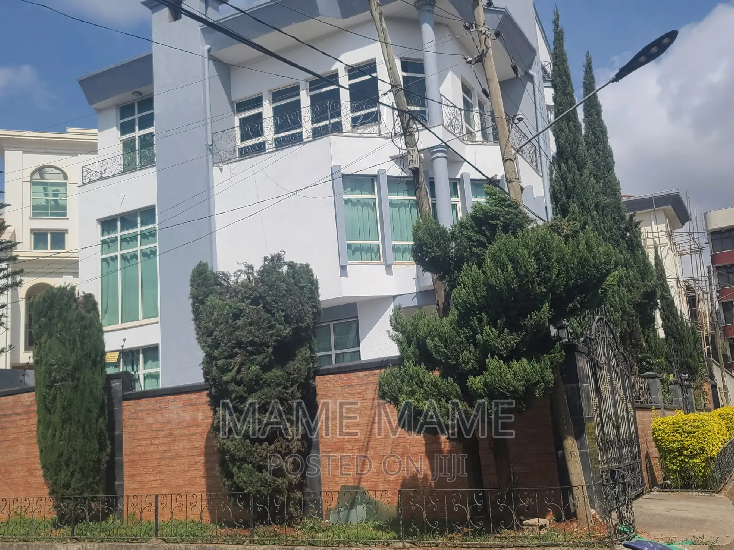 8bdrm House in Addis Abeba, Bole for sale
