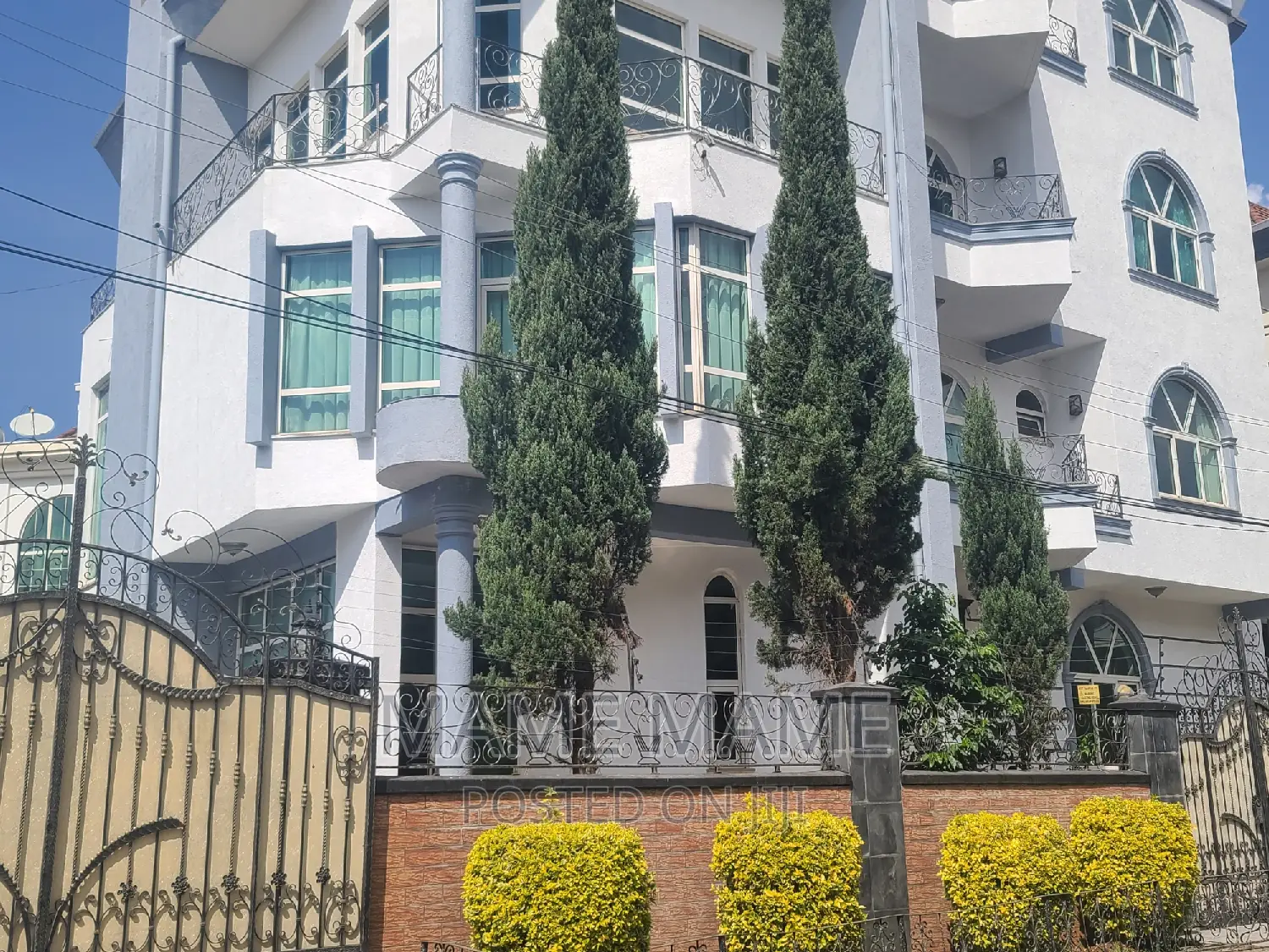 8bdrm House in Addis Abeba, Bole for sale