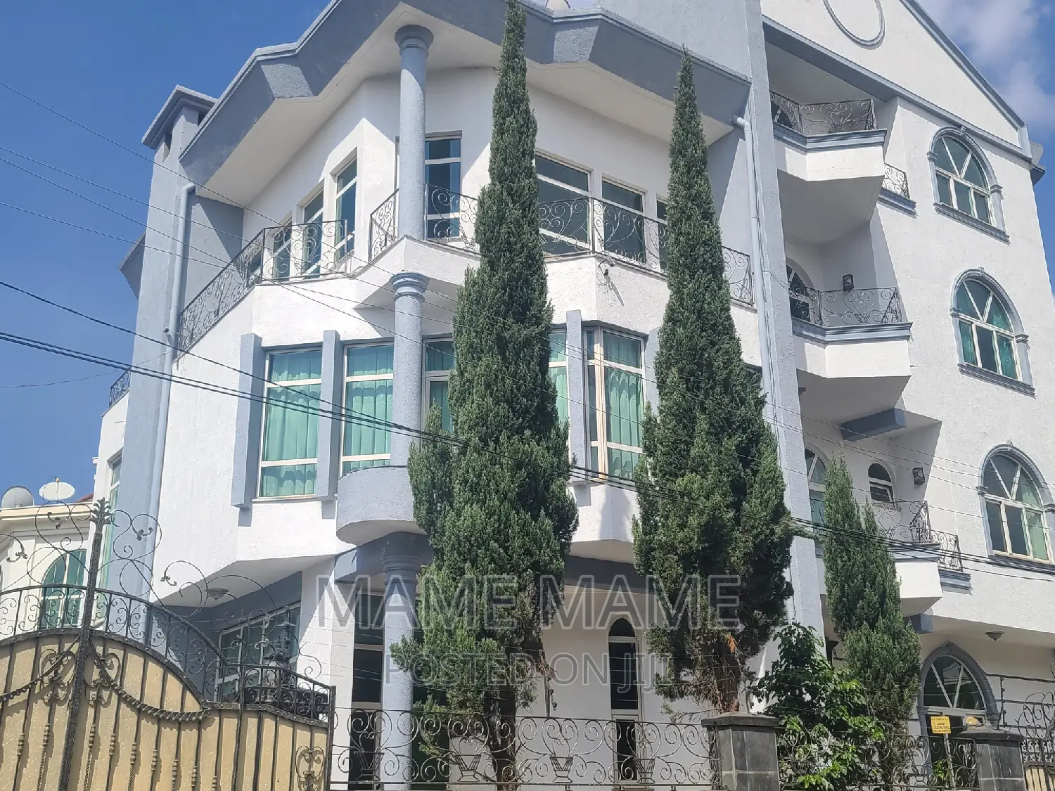 8bdrm House in Addis Abeba, Bole for sale