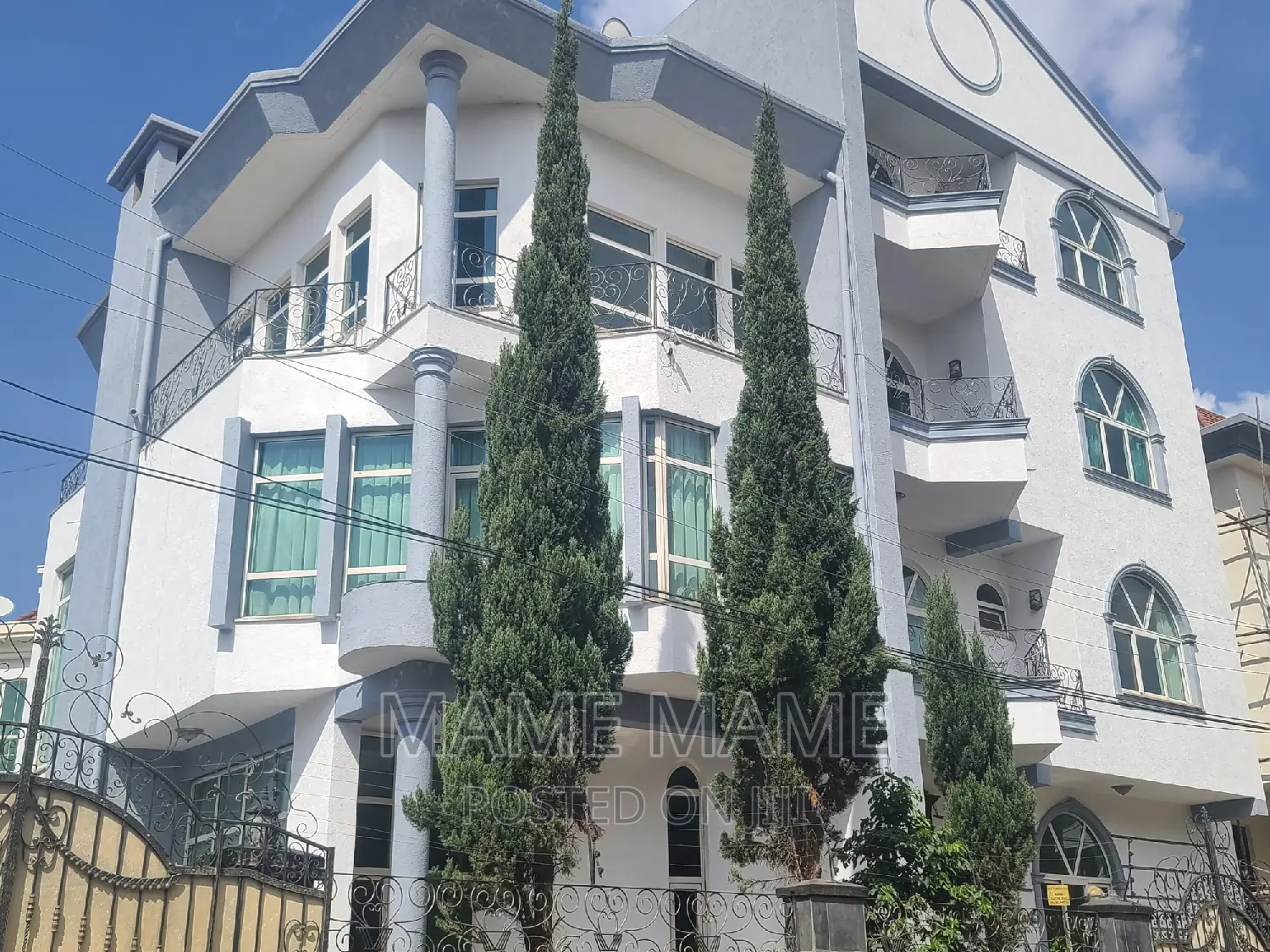 8bdrm House in Addis Abeba, Bole for sale