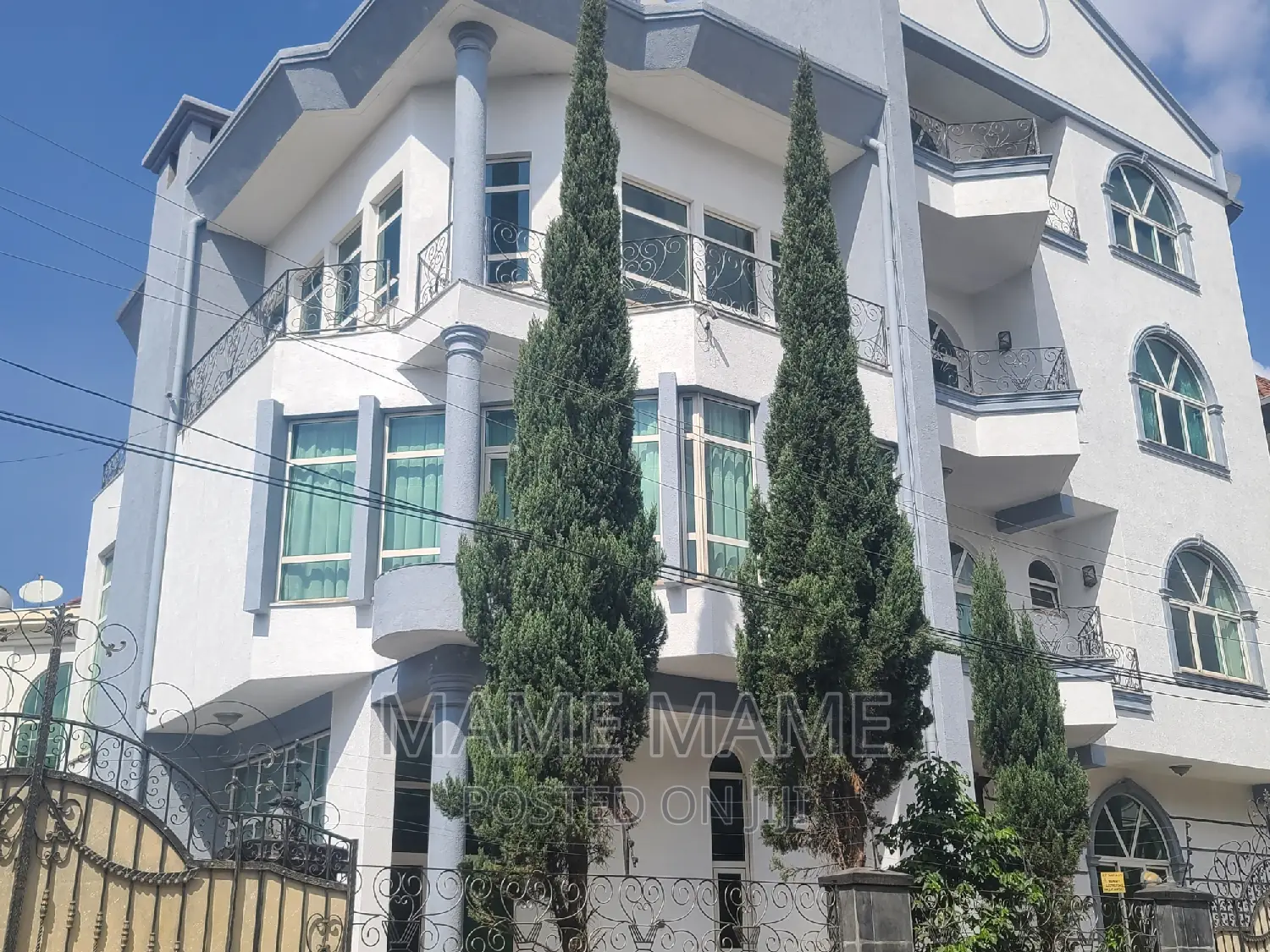 8bdrm House in Addis Abeba, Bole for sale
