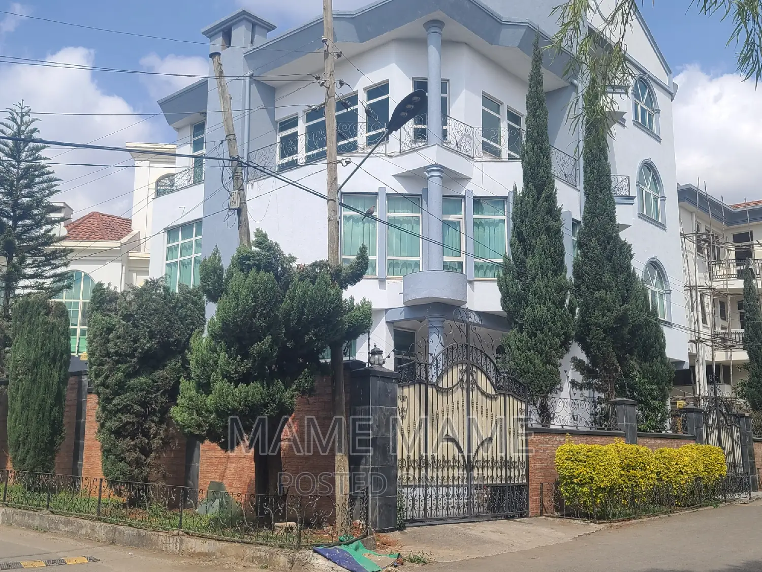 8bdrm House in Addis Abeba, Bole for sale