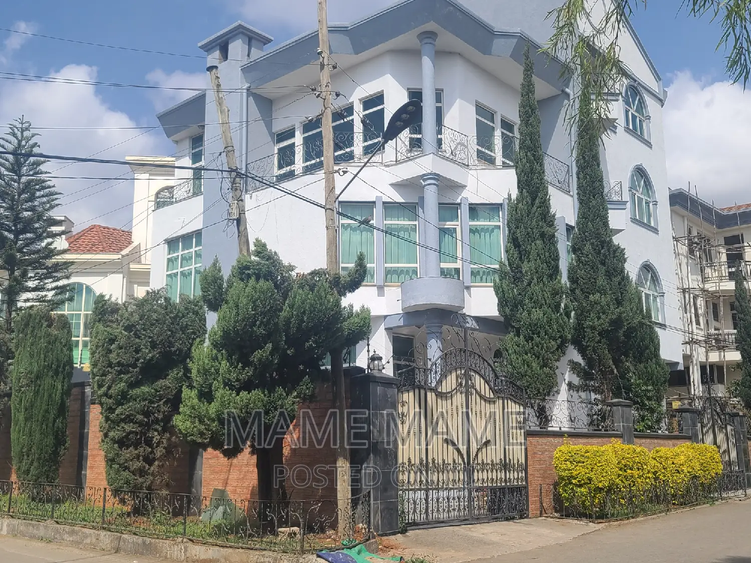 8bdrm House in Addis Abeba, Bole for sale