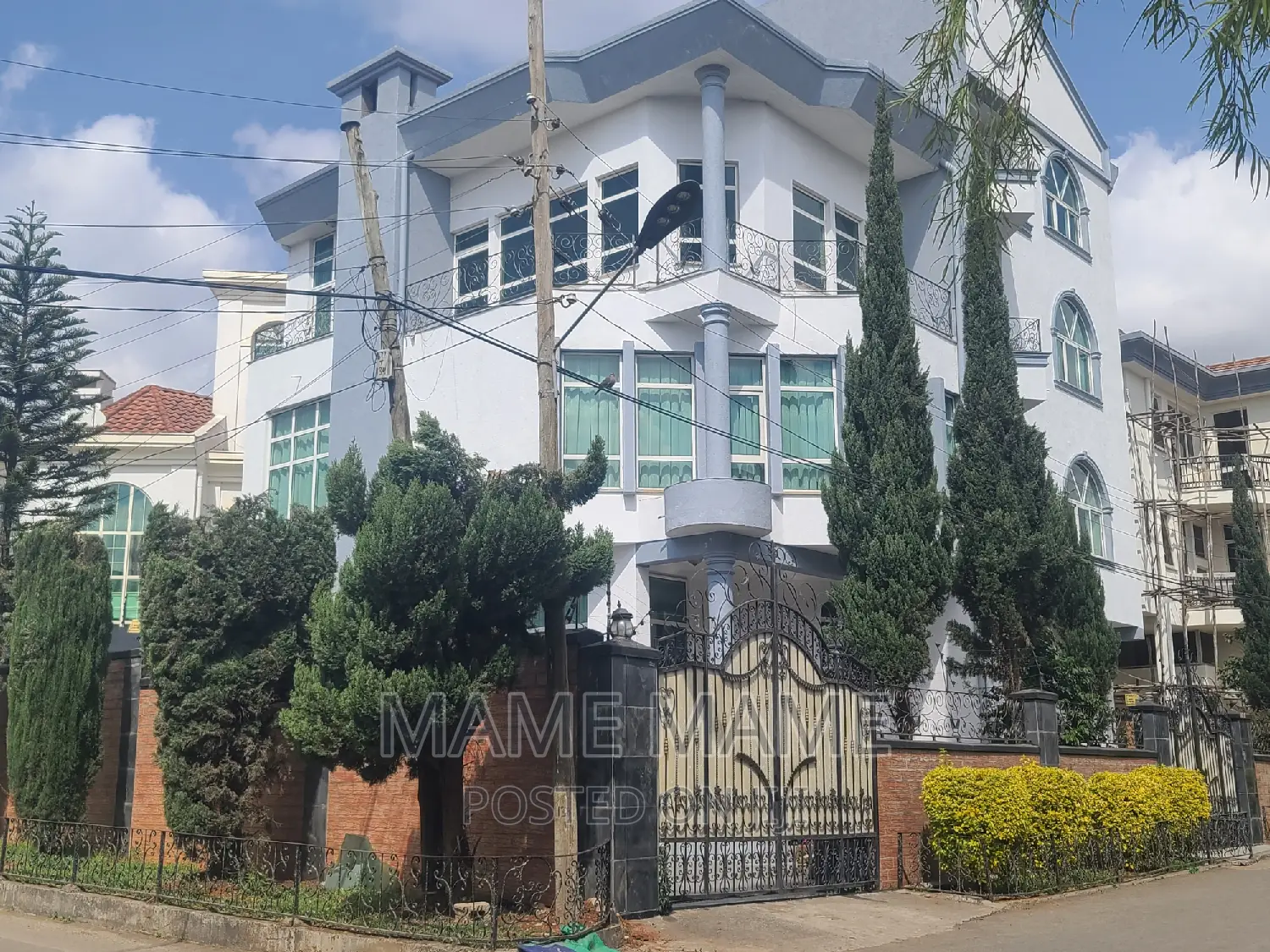 8bdrm House in Addis Abeba, Bole for sale