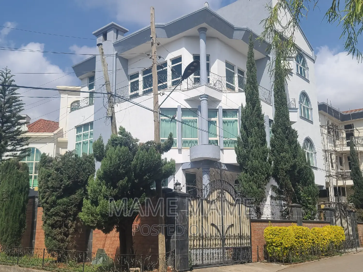 8bdrm House in Addis Abeba, Bole for sale