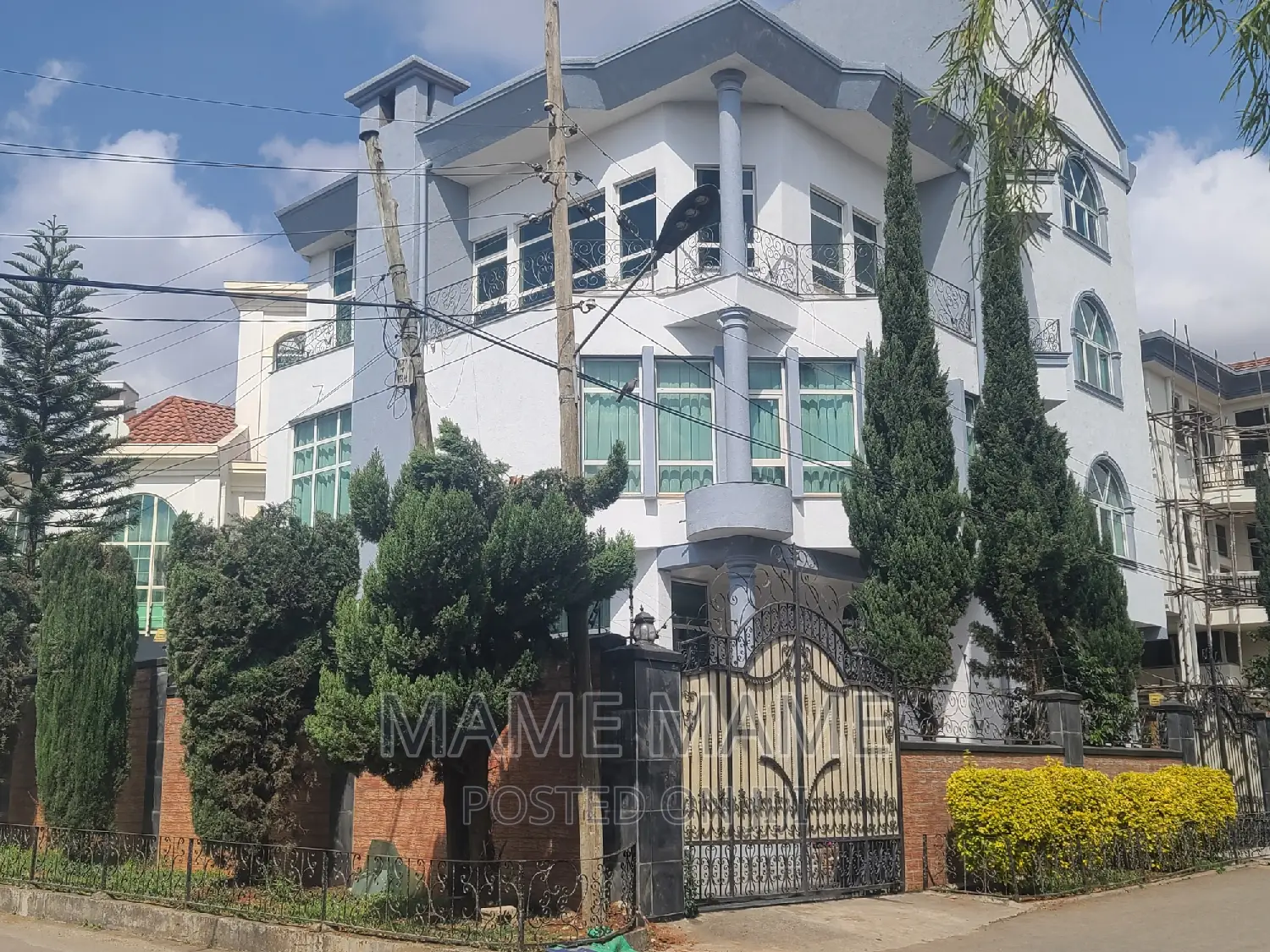 8bdrm House in Addis Abeba, Bole for sale