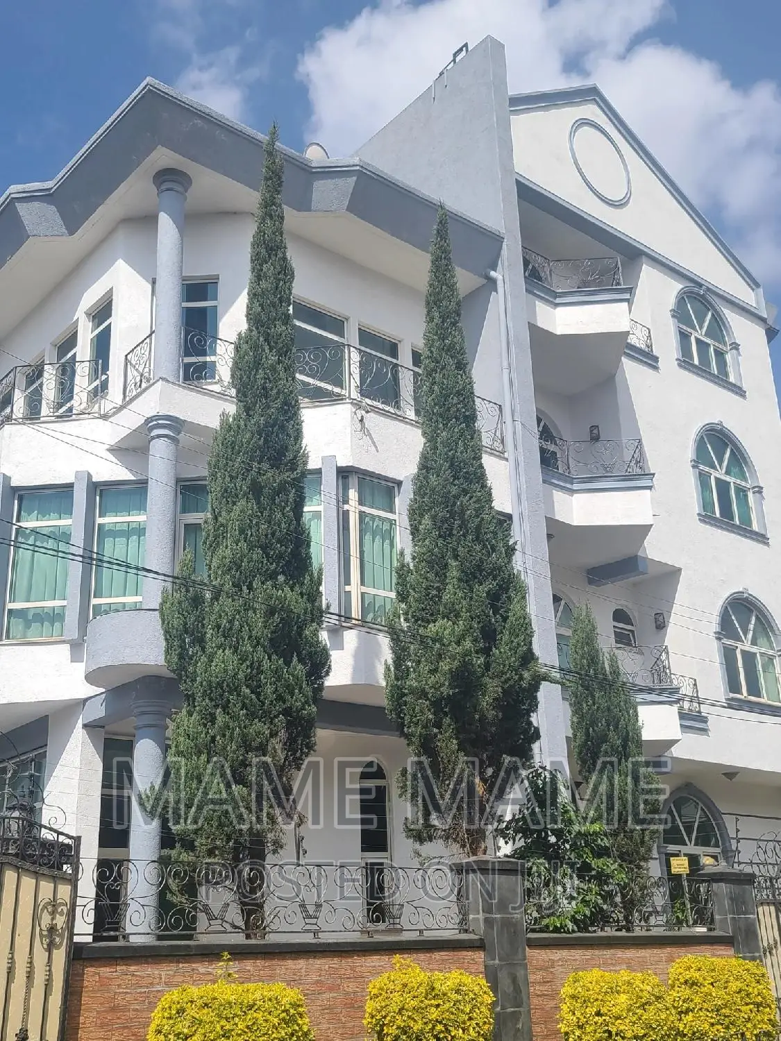 8bdrm House in Addis Abeba, Bole for sale