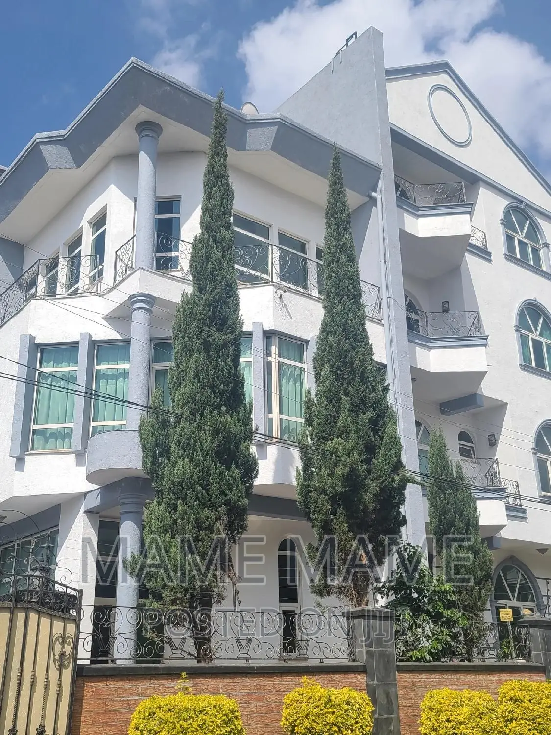 8bdrm House in Addis Abeba, Bole for sale