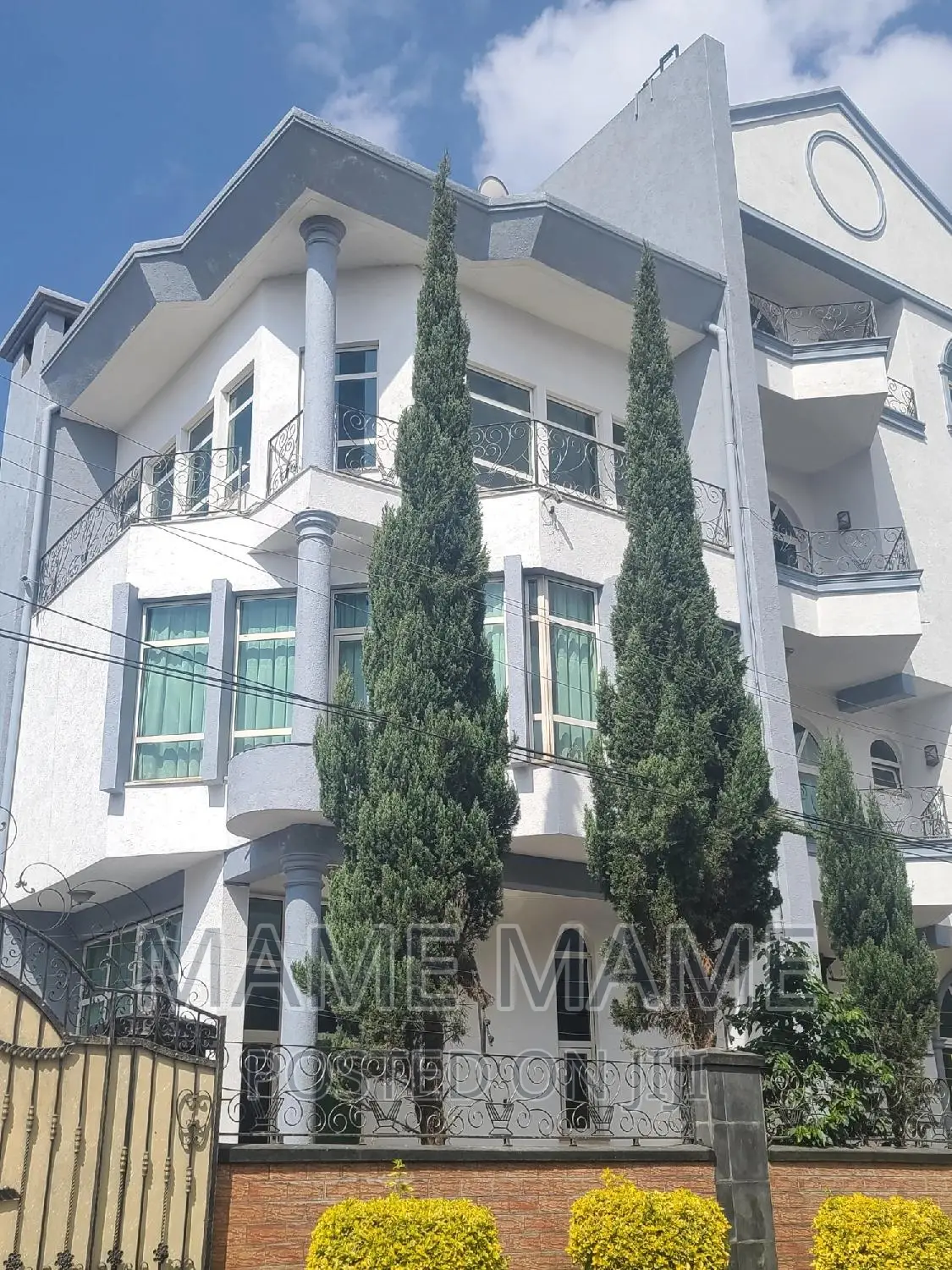 8bdrm House in Addis Abeba, Bole for sale