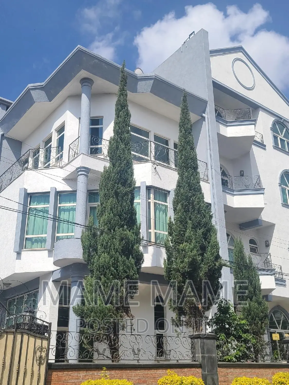 8bdrm House in Addis Abeba, Bole for sale