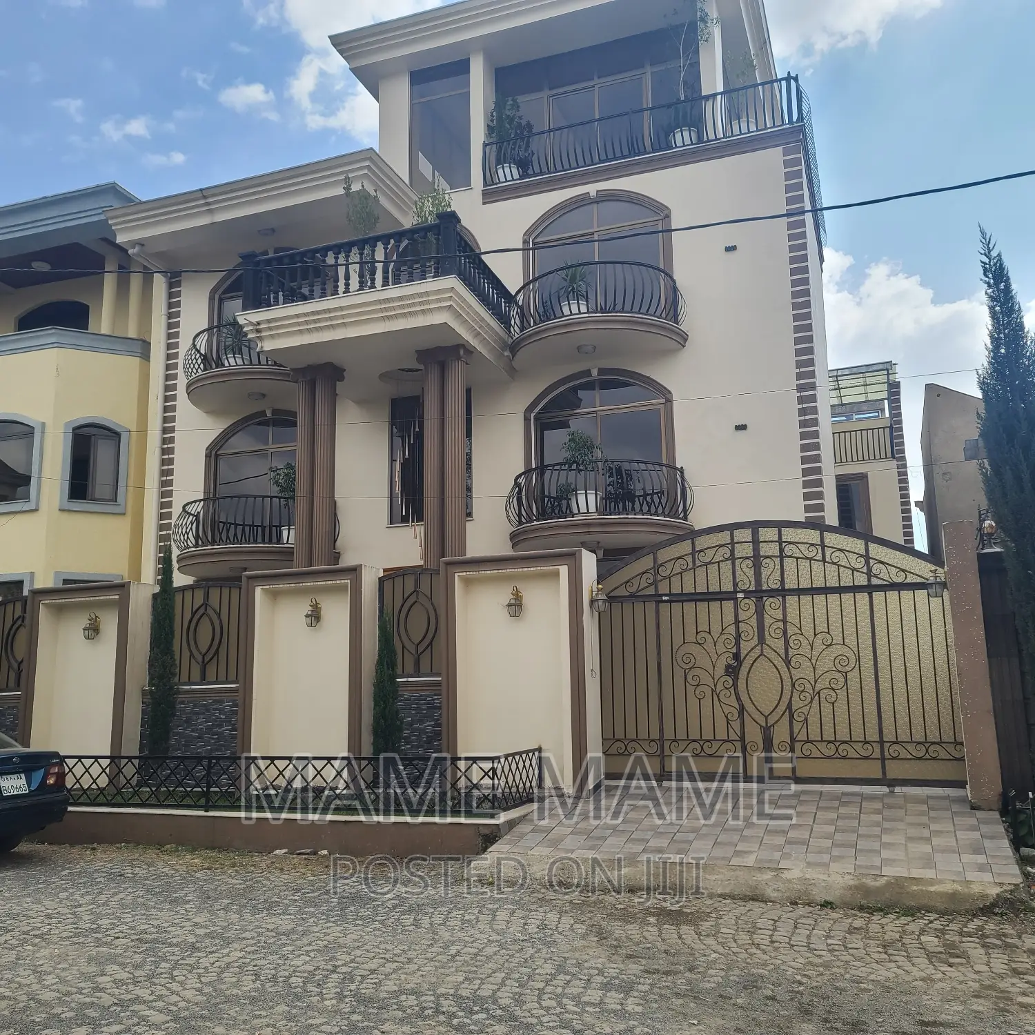9bdrm House in Addis Abeba, Bole for sale