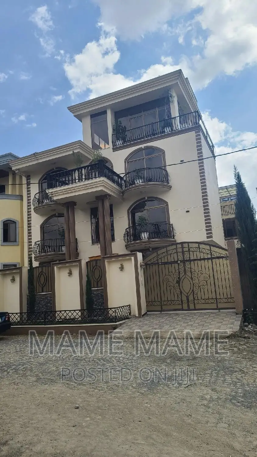 9bdrm House in Addis Abeba, Bole for sale