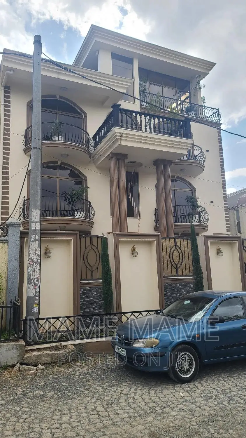 9bdrm House in Addis Abeba, Bole for sale
