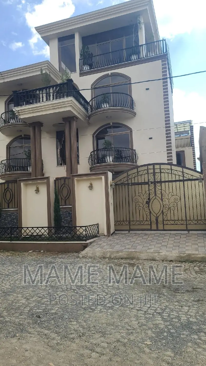 9bdrm House in Addis Abeba, Bole for sale