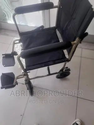 ትናንሽ ጎማ ያላቸው Wheelchair=Wheelchair~Wheelchair(Wheelchair=Whe