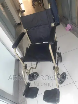 ትናንሽ ጎማ ያላቸው Wheelchair=Wheelchair~Wheelchair(Wheelchair=Whe