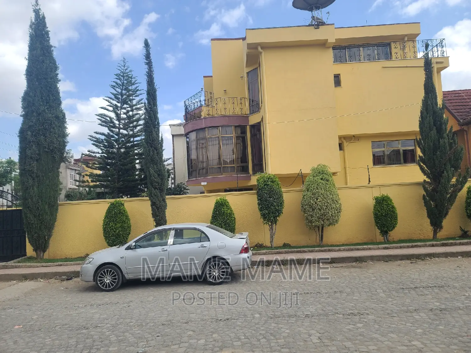 8bdrm House in Addis Abeba, Bole for sale