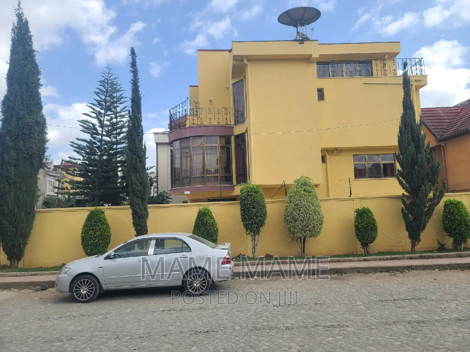 8bdrm House in Addis Abeba, Bole for sale