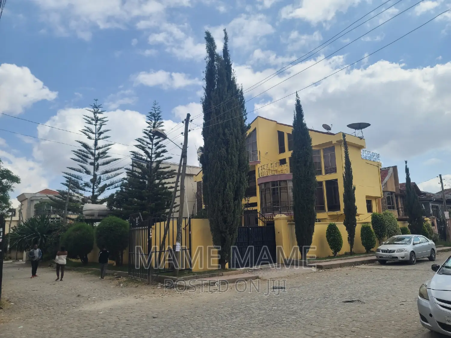 8bdrm House in Addis Abeba, Bole for sale