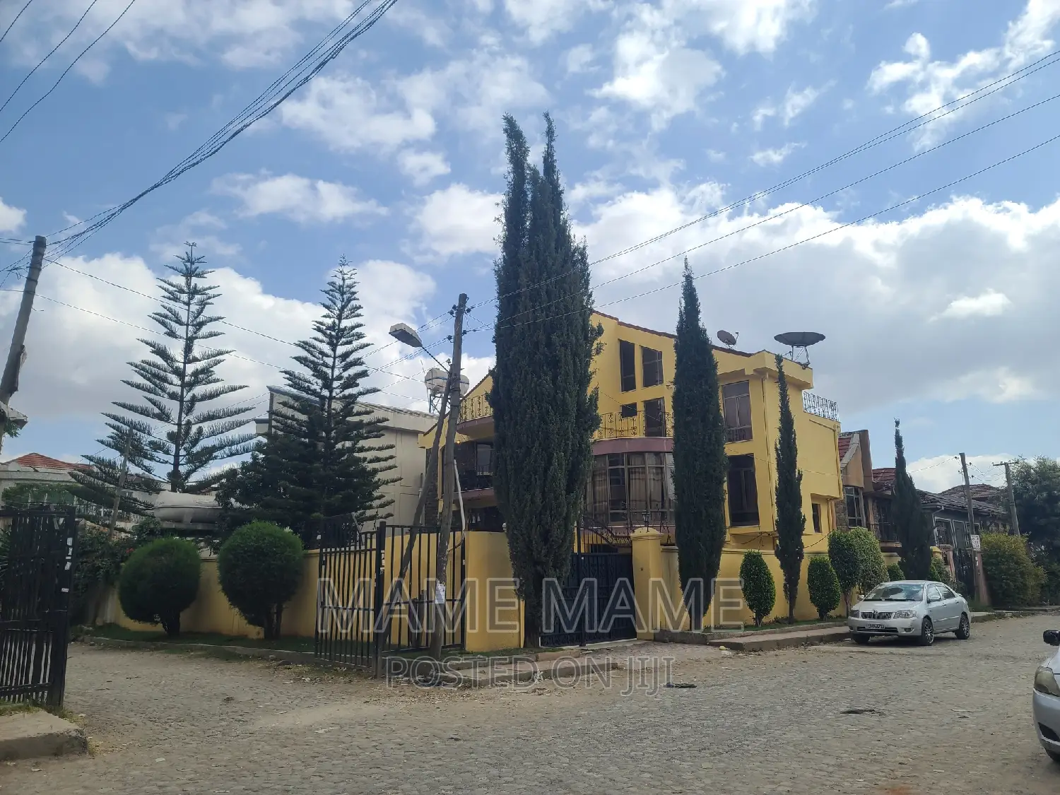 8bdrm House in Addis Abeba, Bole for sale