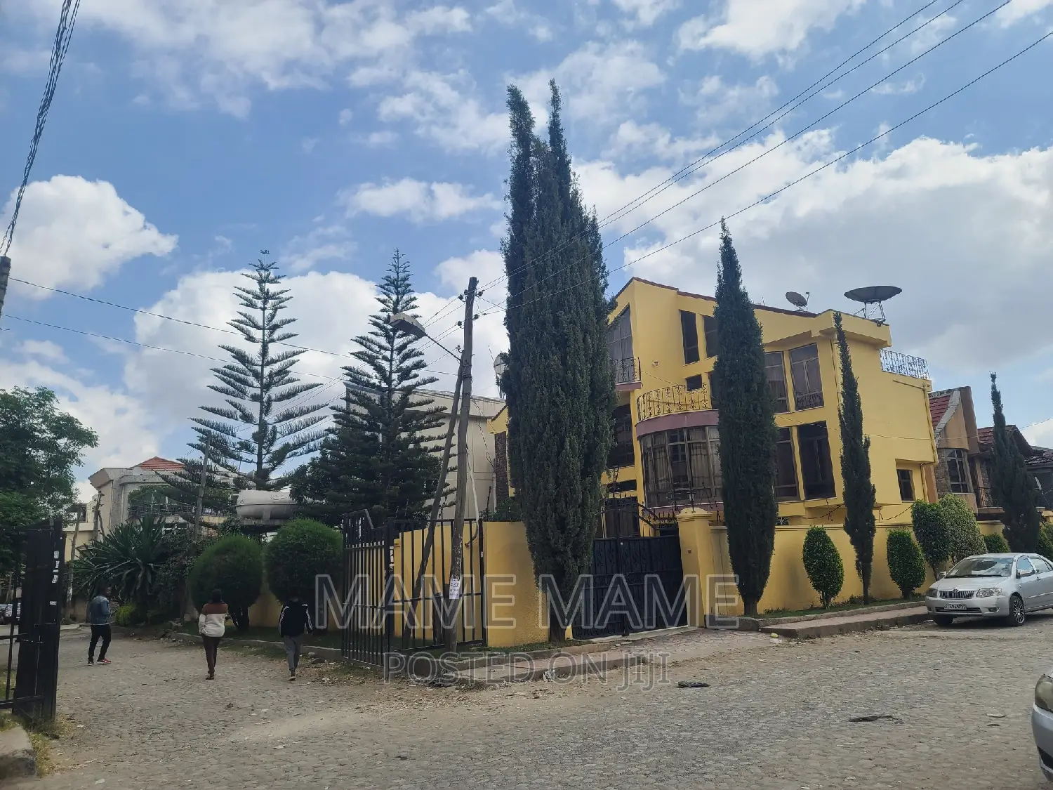 8bdrm House in Addis Abeba, Bole for sale