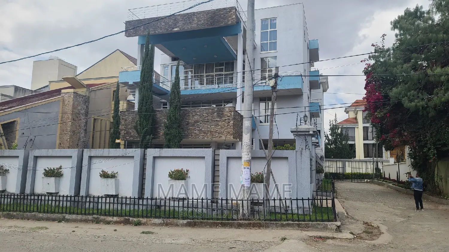 10bdrm House in Addis Abeba, Bole for sale