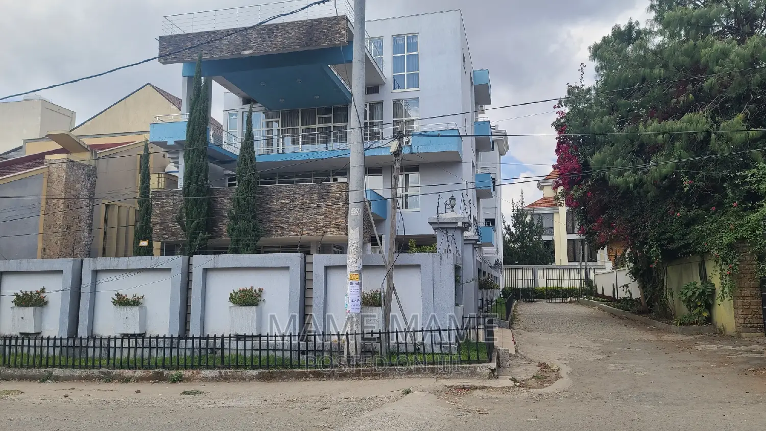 10bdrm House in Addis Abeba, Bole for sale