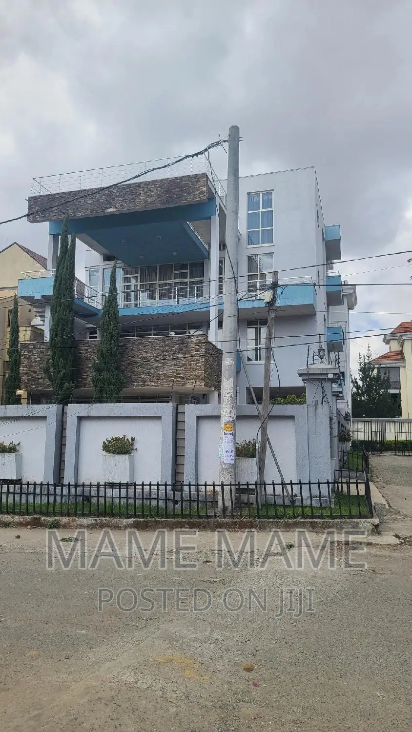 10bdrm House in Addis Abeba, Bole for sale