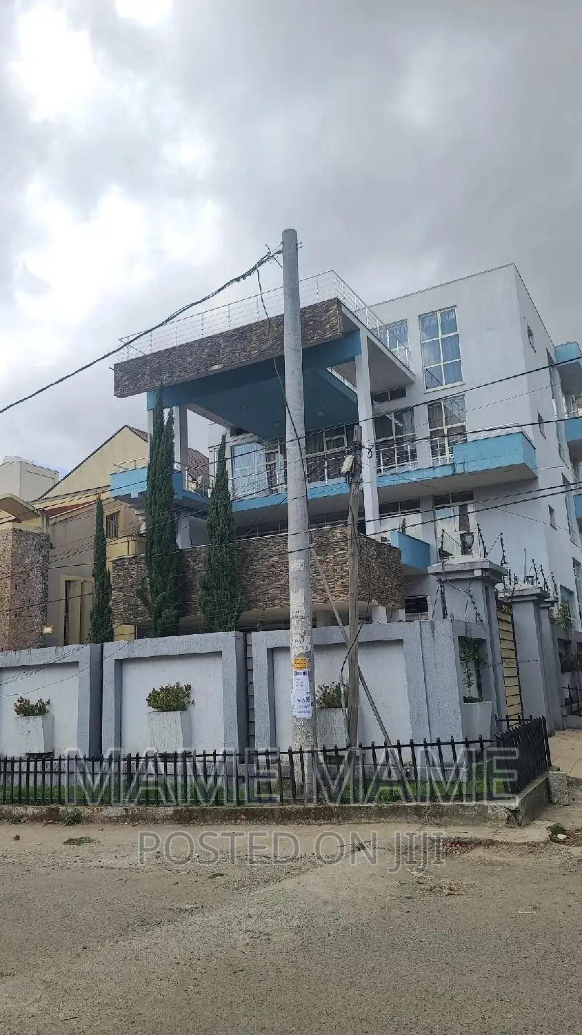 10bdrm House in Addis Abeba, Bole for sale