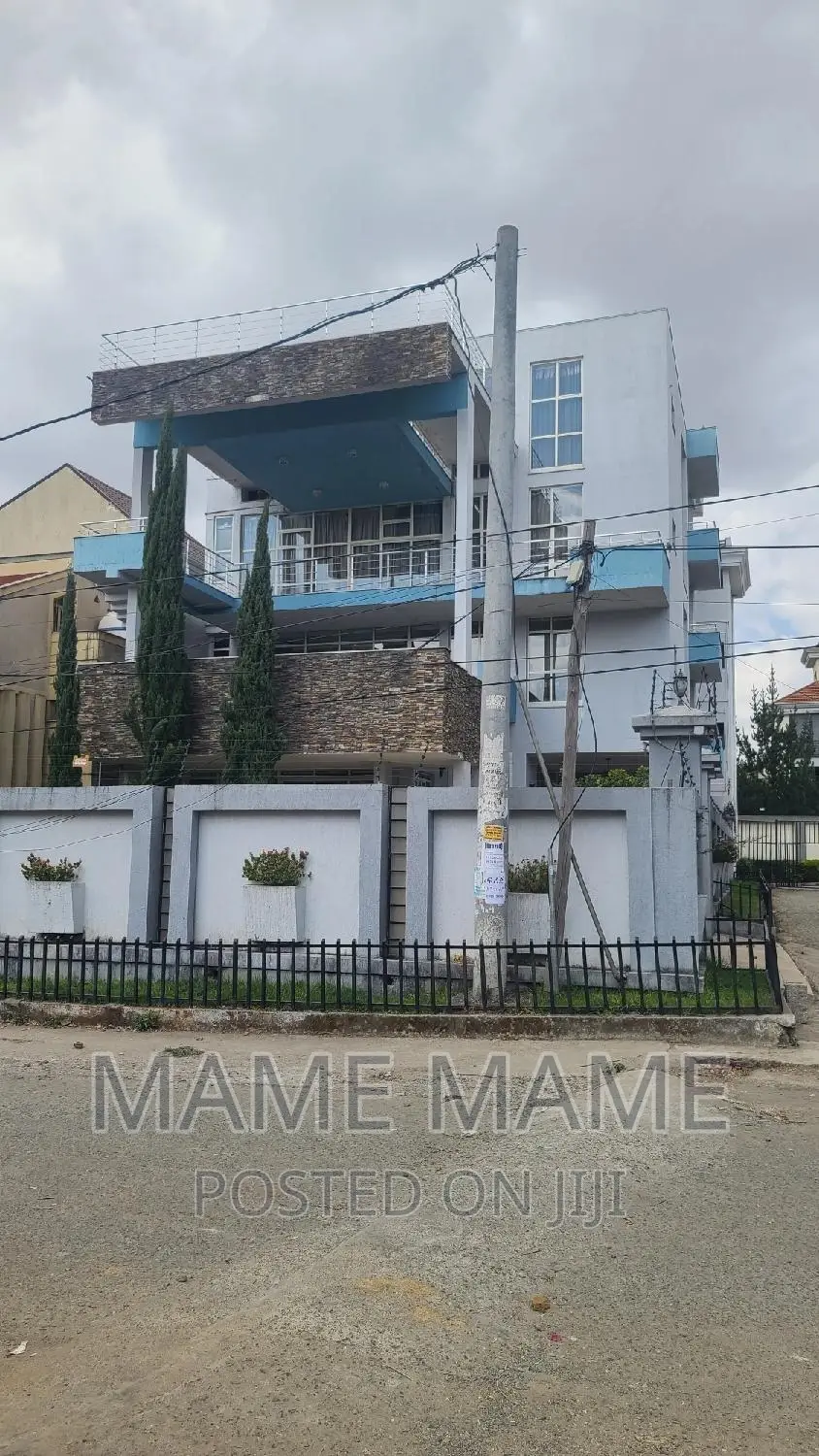 10bdrm House in Addis Abeba, Bole for sale