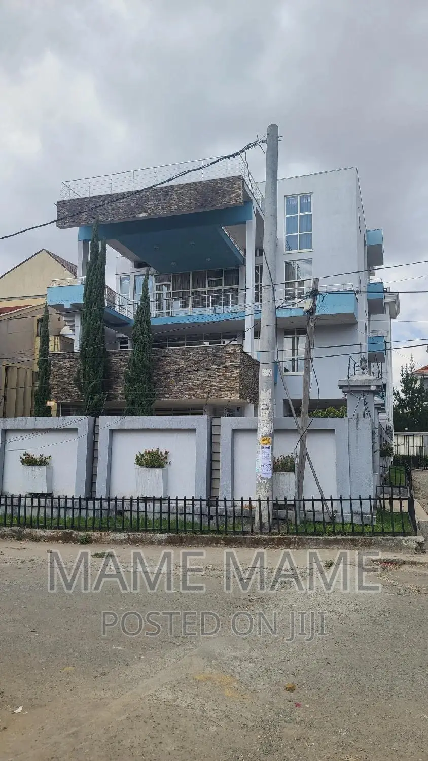 10bdrm House in Addis Abeba, Bole for sale