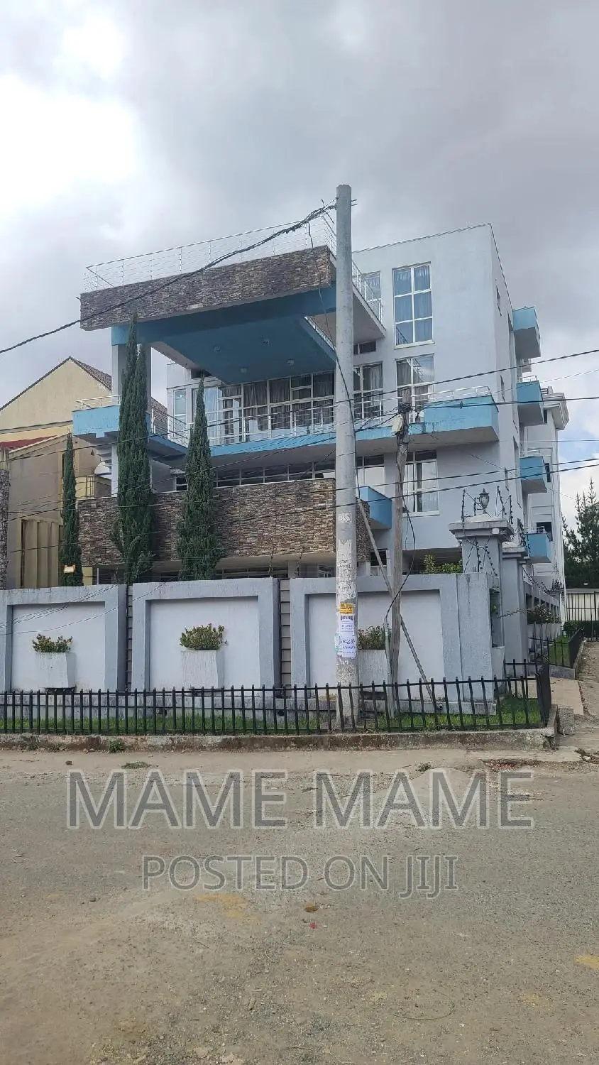 10bdrm House in Addis Abeba, Bole for sale