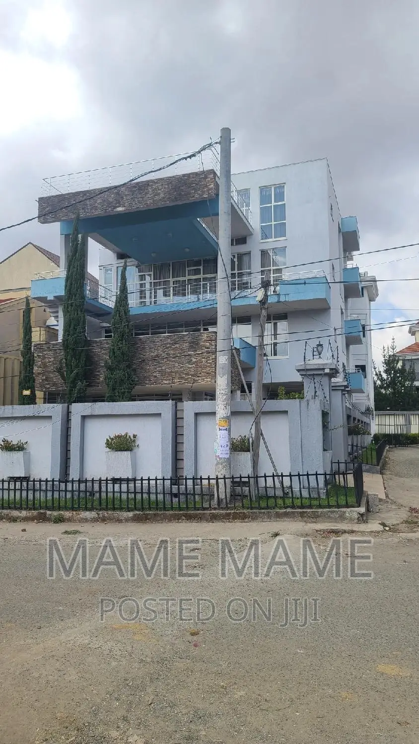 10bdrm House in Addis Abeba, Bole for sale