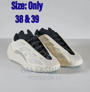 Women’S Adidas Yeezy 700 V3 | Cream/Black Colors