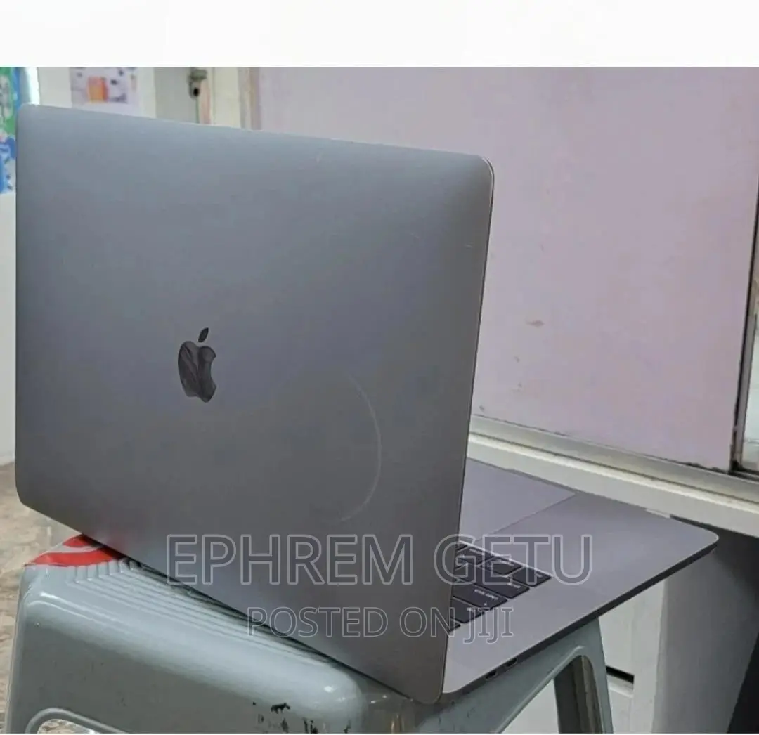 New Laptop Apple MacBook Pro 2017 16GB Intel Core i7 SSD 256GB